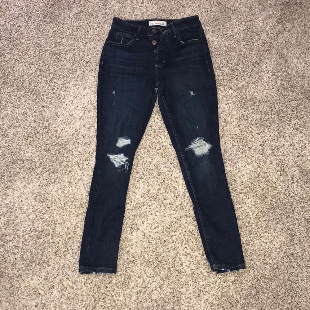 distressed skinny jeans !